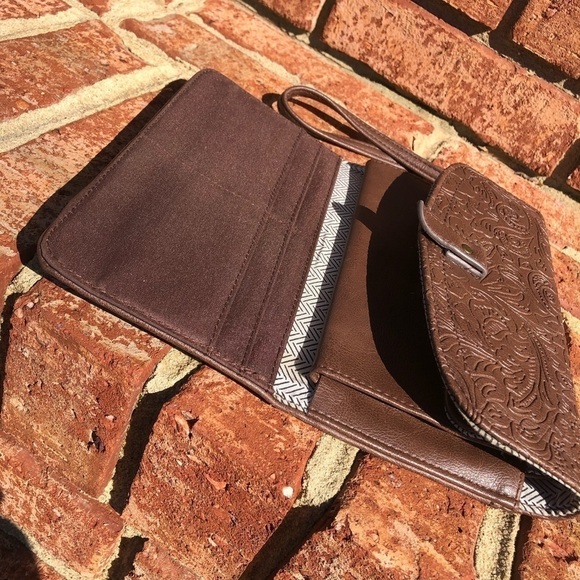 WRISTLET, Wallet, Brown, Embossed - Picture 6 of 11